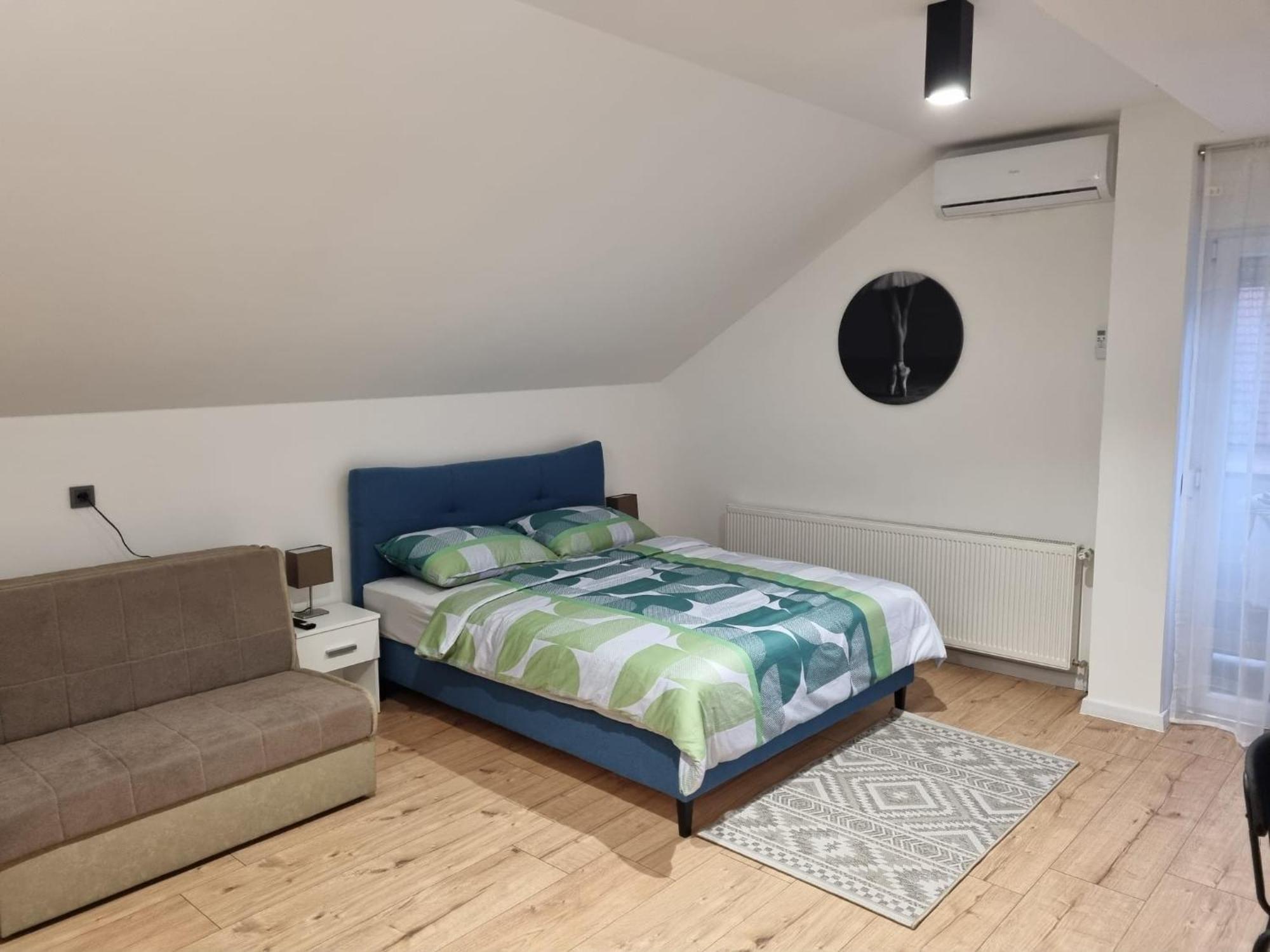Sobe Marta Hotell Trgovisce Exteriör bild